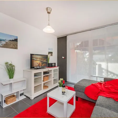 Paul-kuehne-str 4 Tintenfisch * Козеров